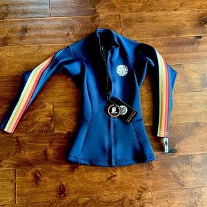 NWT  rip curl dawn patrol women’s neoprene full zip wetsuit.  Size 4!  1.5 mm